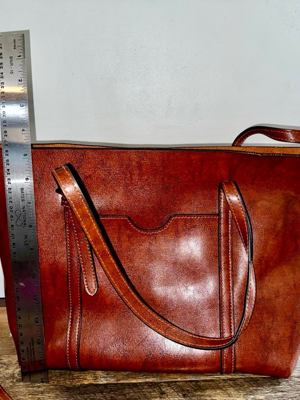 Cognac brown faux leather tote shoulder bag crossbody purse in great condition